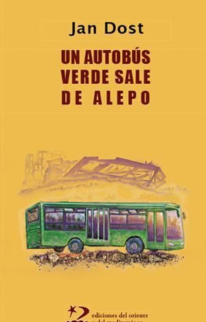 UN AUTOBÚS VERDE SALE DE ALEPO